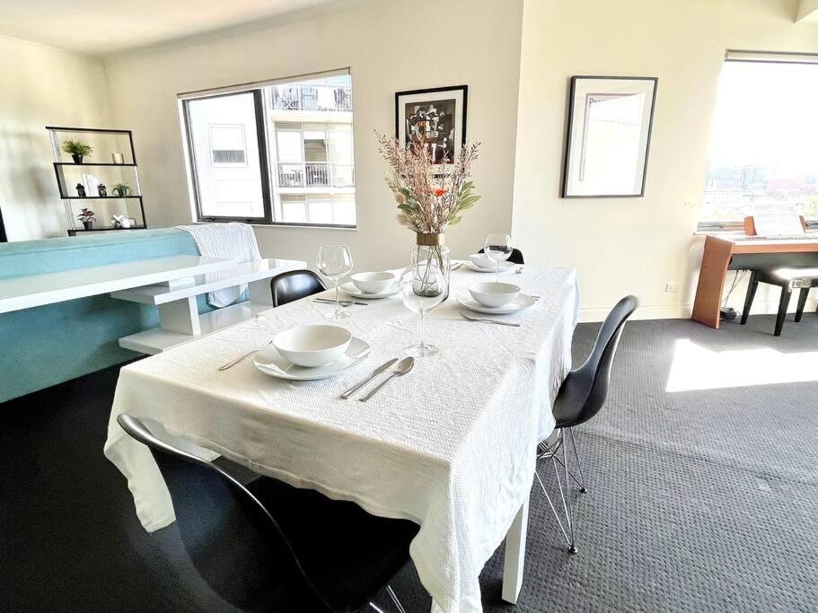 A Cozy 2b2b Next To Carlton Garden W/ Parking Apartment