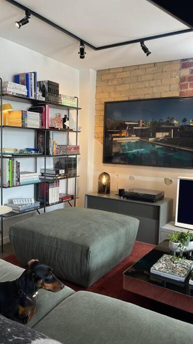 Designer Warehouse Conversion In Fitzroy - Parking * Melbourne