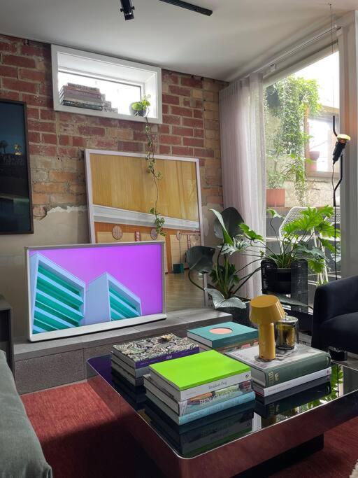 Designer Warehouse Conversion In Fitzroy - Parking Apartment