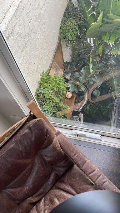 Apartment Designer Warehouse Conversion In Fitzroy - Parking