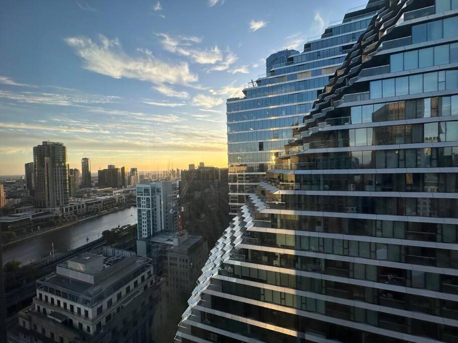 Apartment Premium Corporate + Yarra Views