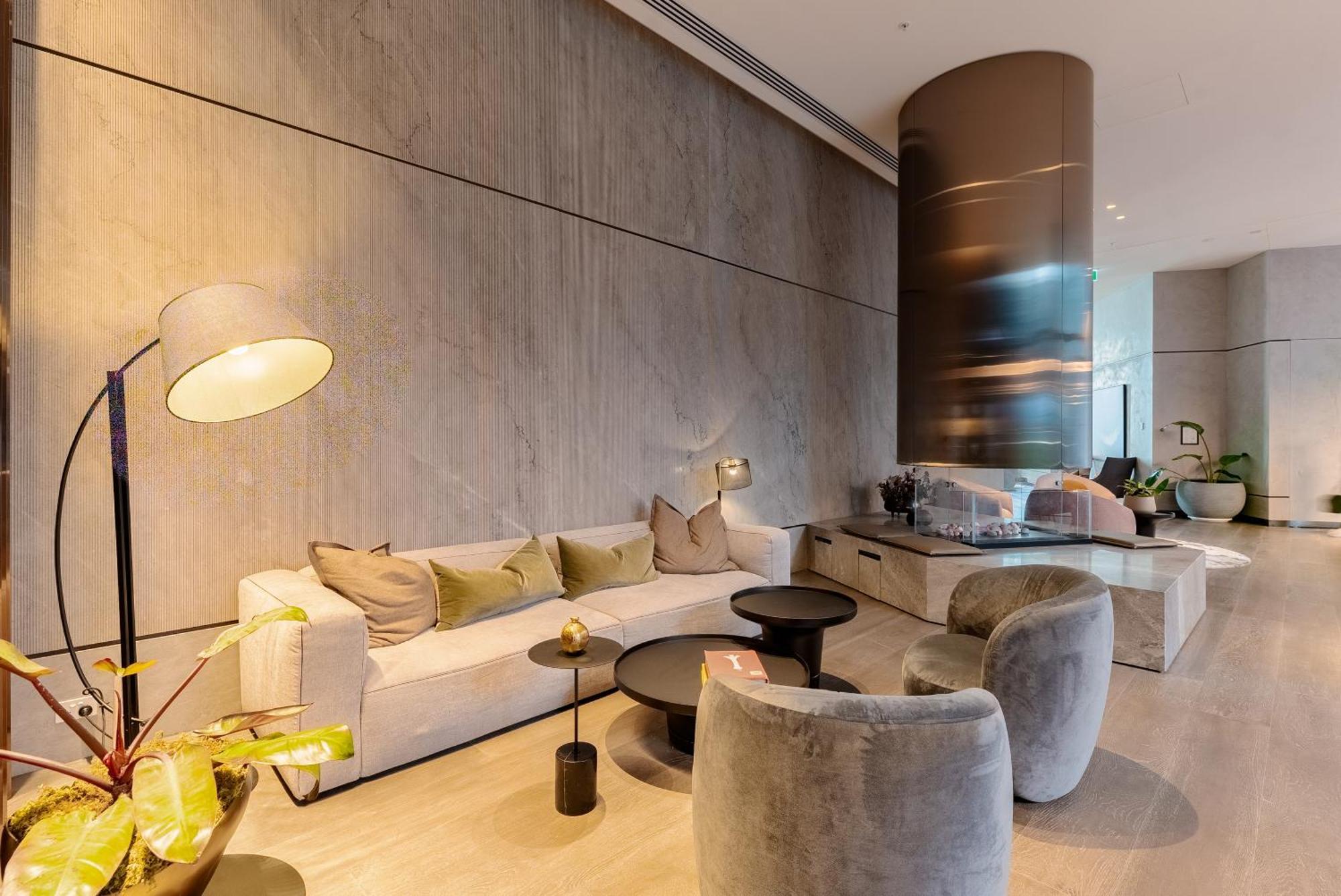 New Floor L70 Cbd Luxury Apartment