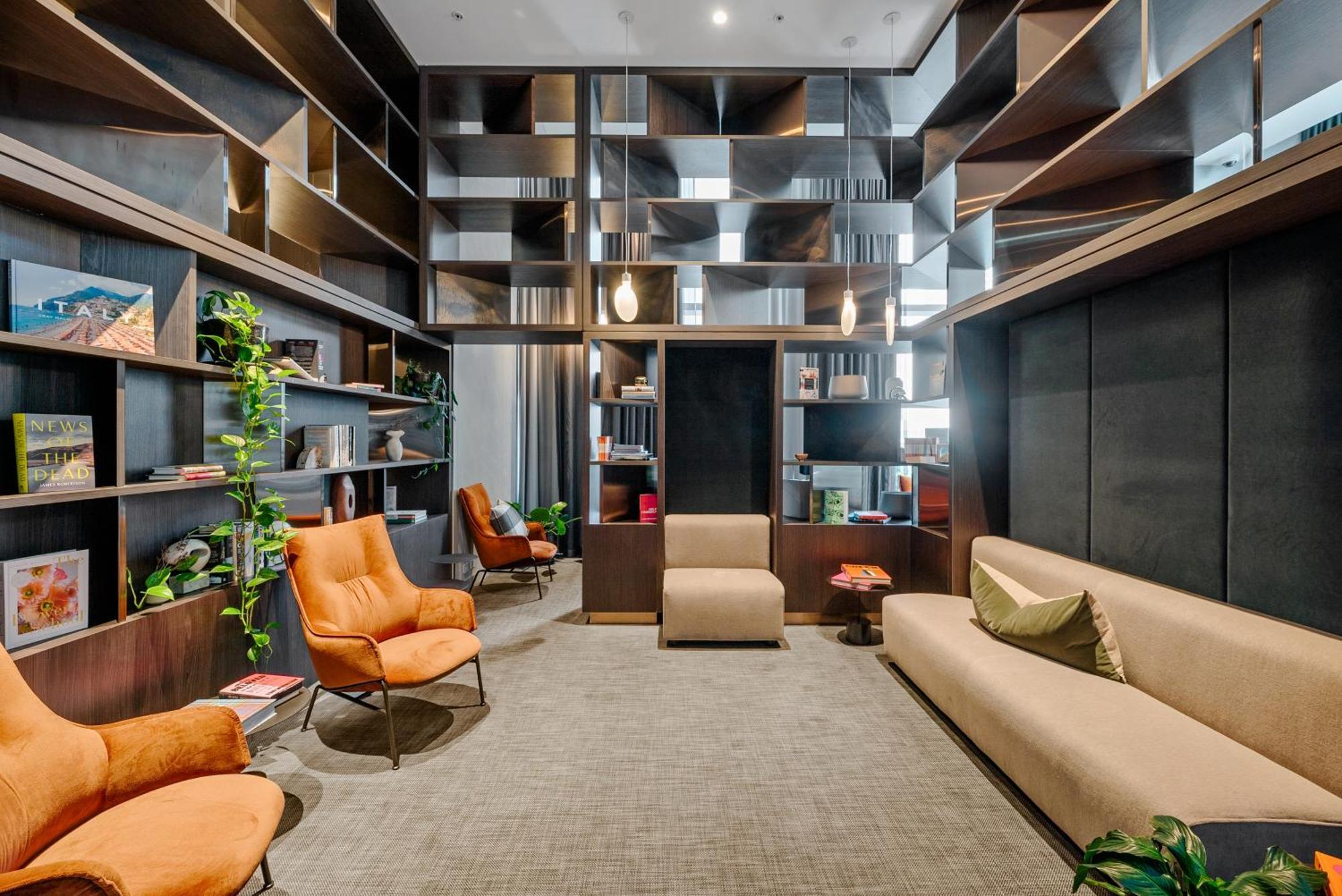 New Floor L70 Cbd Luxury Apartment