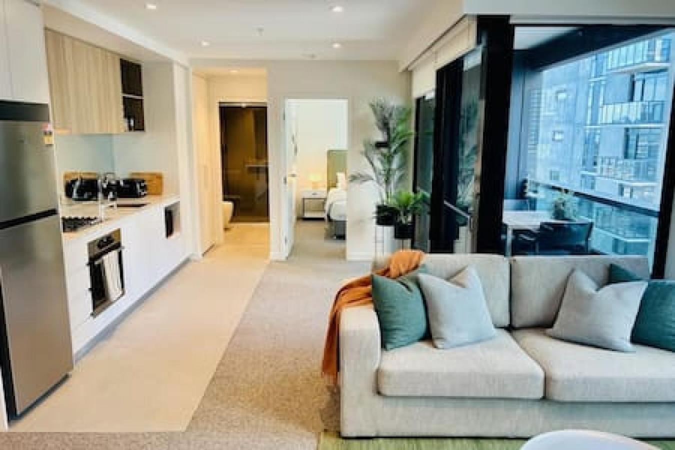 Sleek And Chic Stature Southbank Apartment