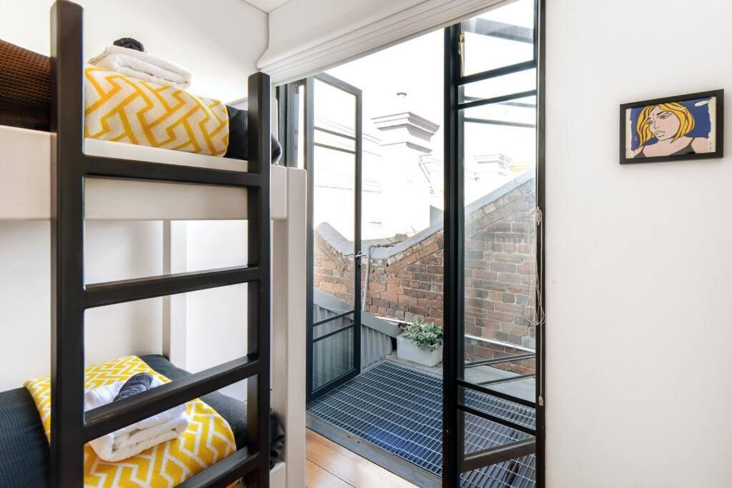 Two Five Zero Richmond Four Bedroom Cityviews Lockup Garage Holiday home Melbourne