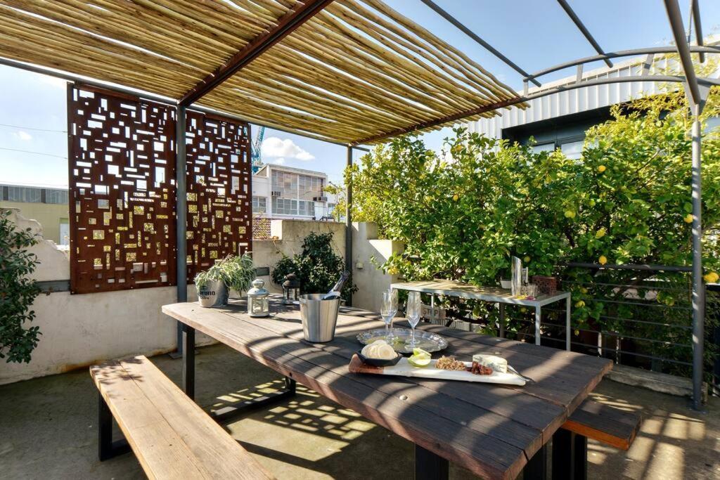 Two Five Zero Richmond Four Bedroom Cityviews Lockup Garage *