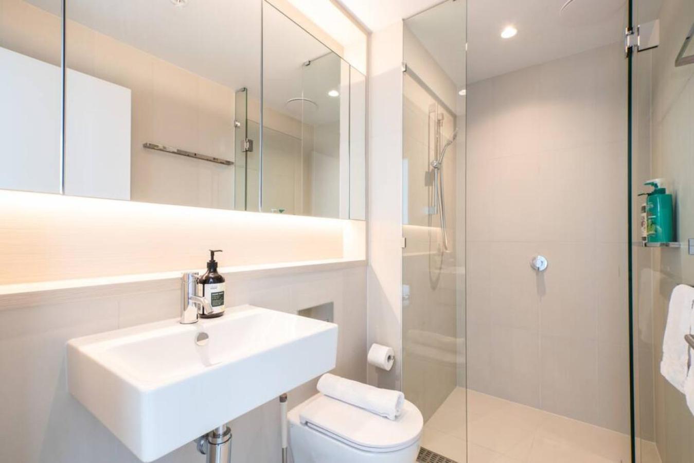 811d High Rise Abnb-style 2br With View Free Parking Melbourne