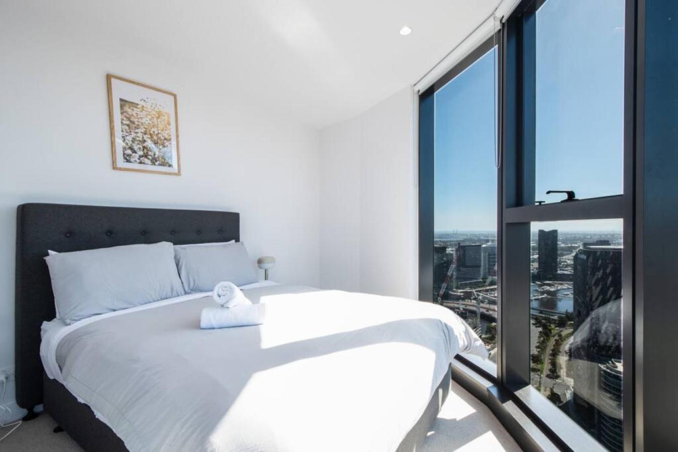 811d High Rise Abnb-style 2br With View Free Parking *