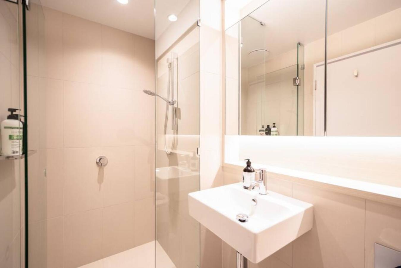 Holiday home 811d High Rise Abnb-style 2br With View Free Parking