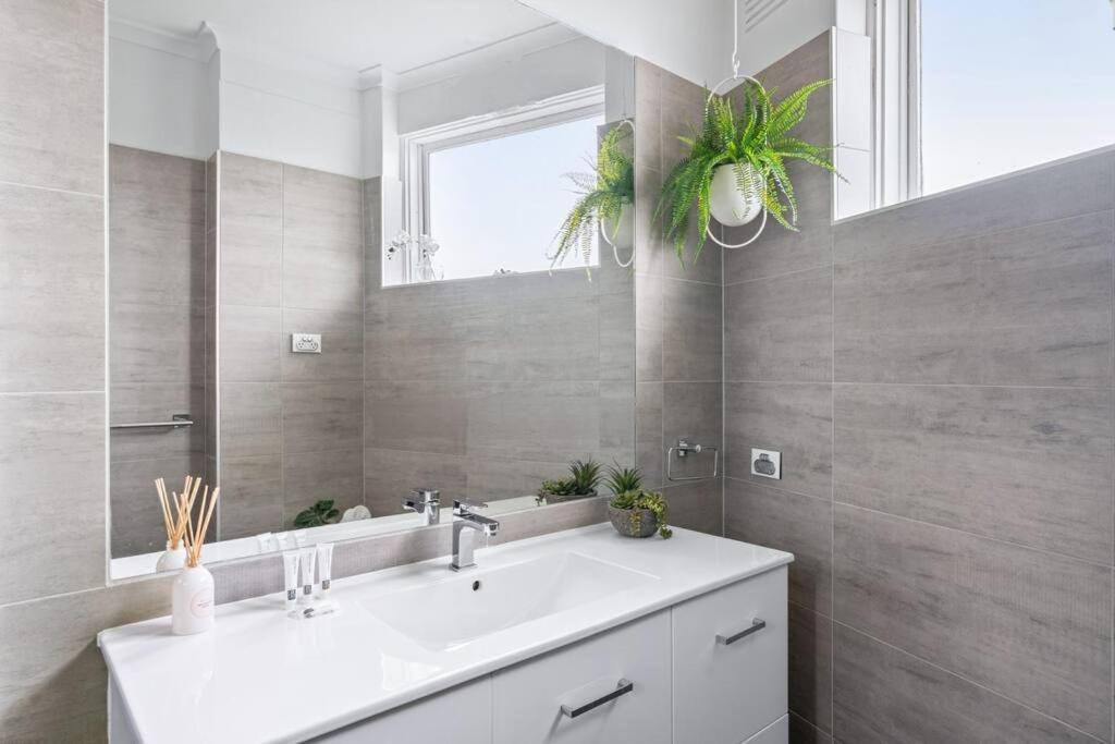Charnwood 2br: Homely Haven Apartment