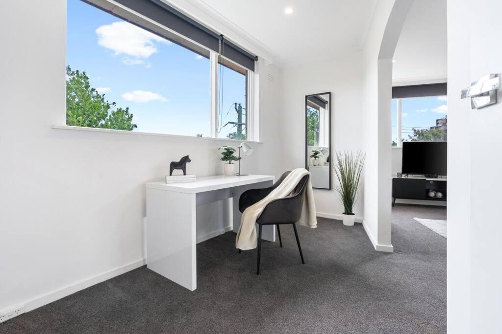 Charnwood 2br: Homely Haven Apartment Melbourne