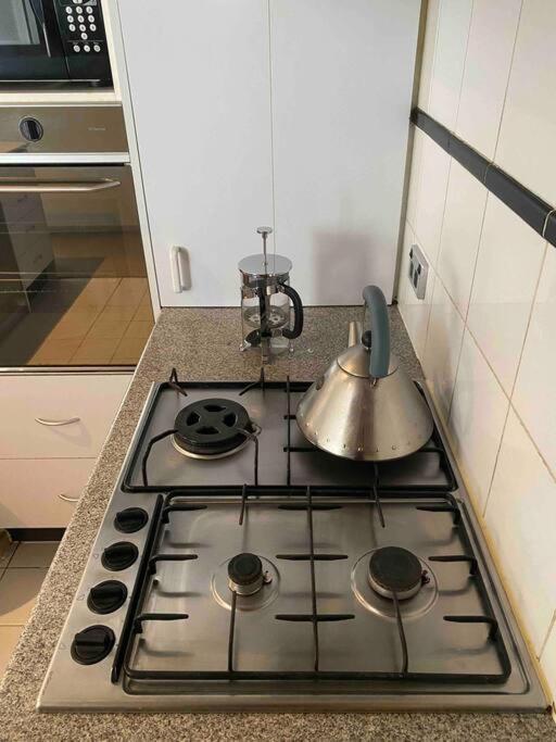 Riverside Apartment, Great Views & Secure Parking Apartment