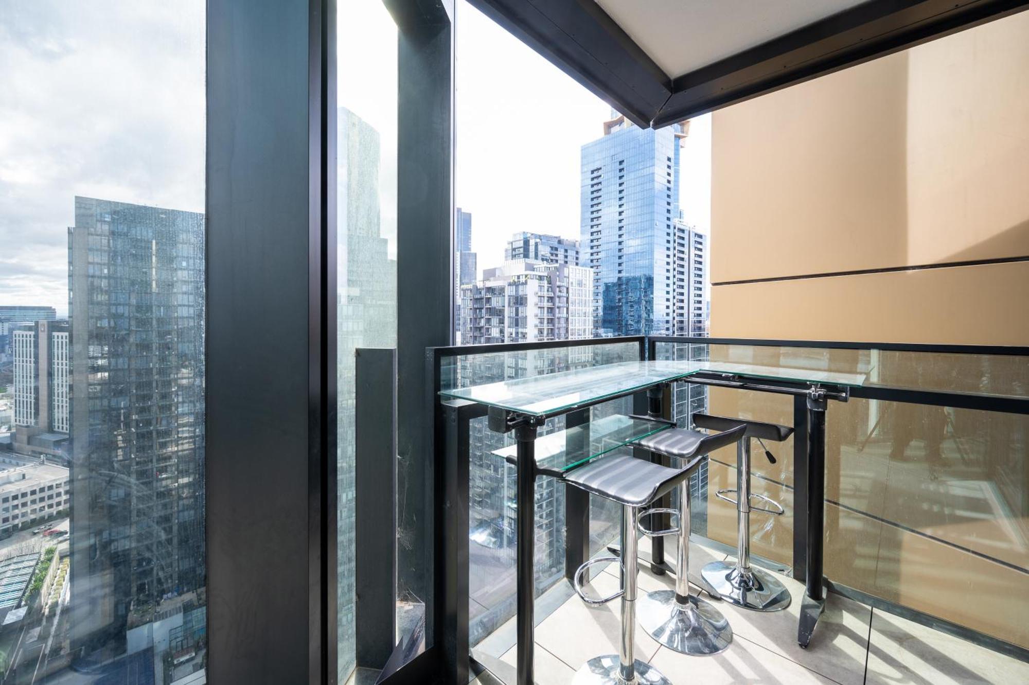 Apartment Essence At Square Melbourne