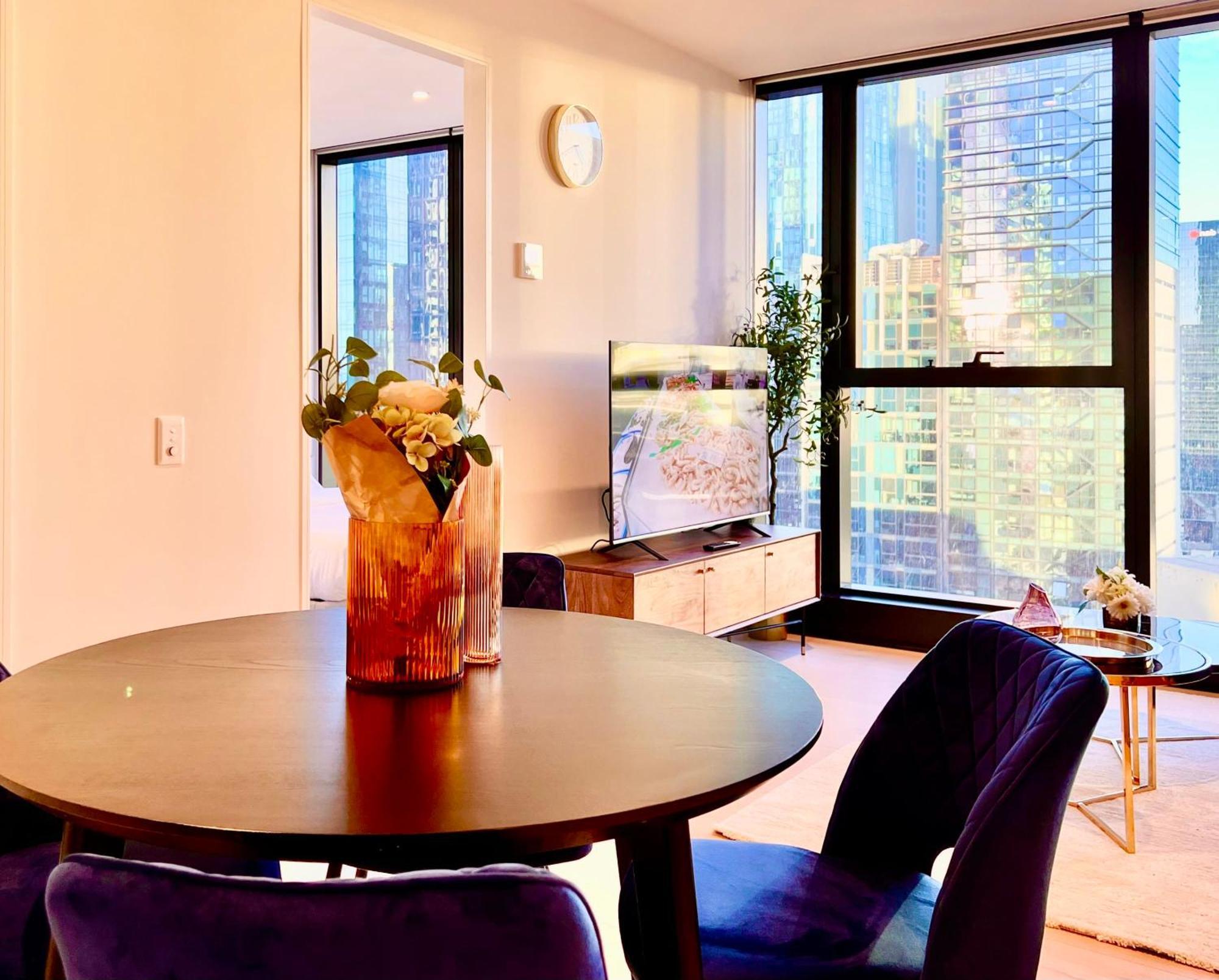 Highrise Location 2 Bedrooms & 2 Bathrooms Melbourne