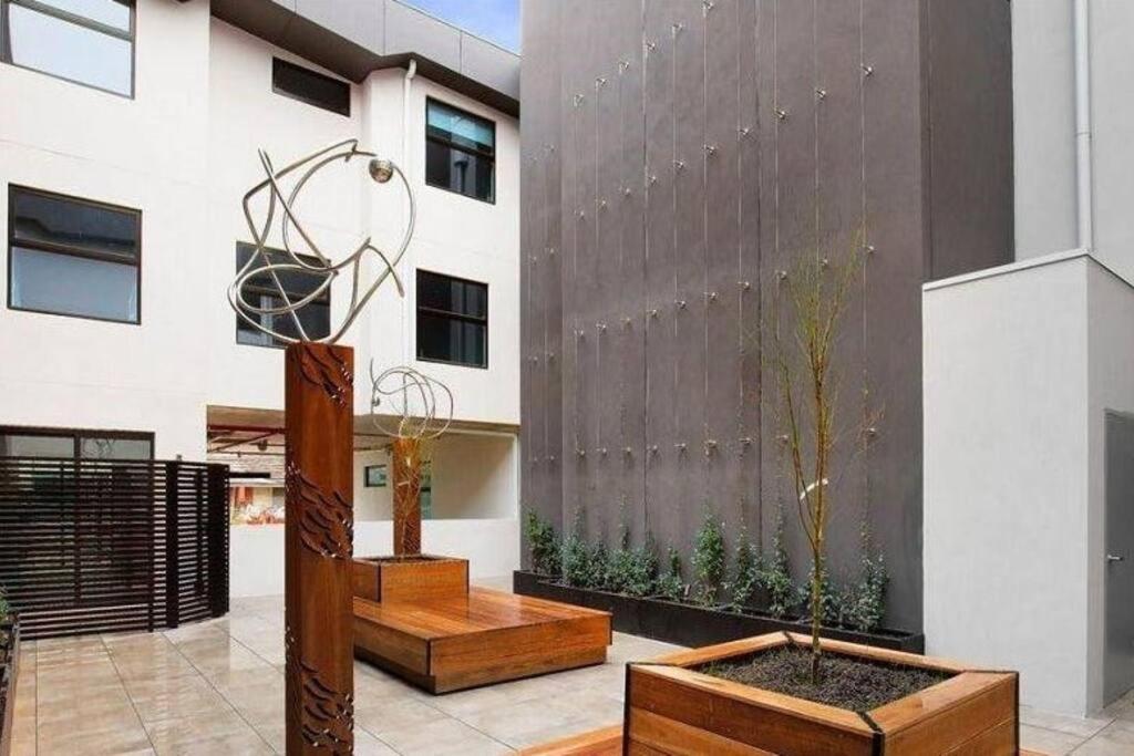 Caulfield Elegance: Chic Abode Apartment