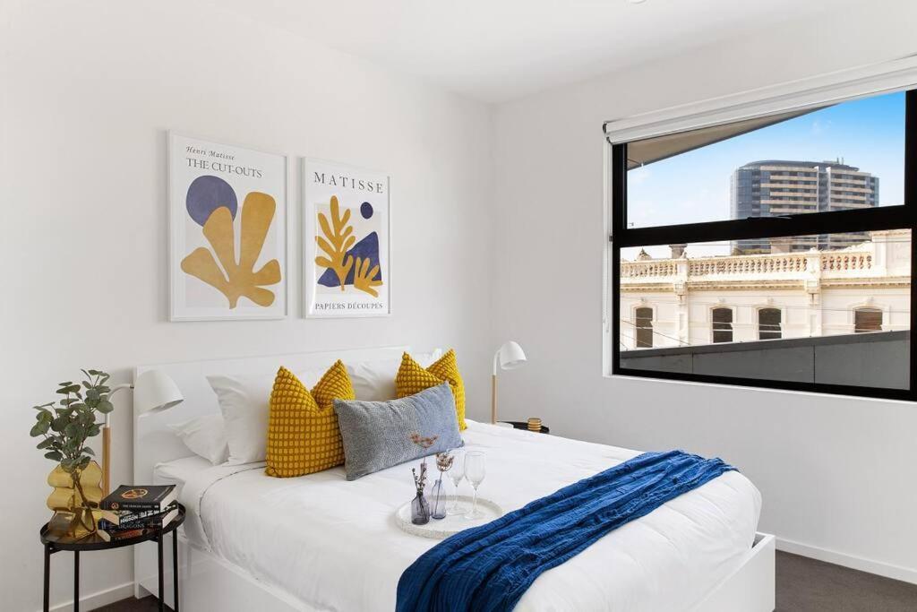 Caulfield Elegance: Chic Abode *
