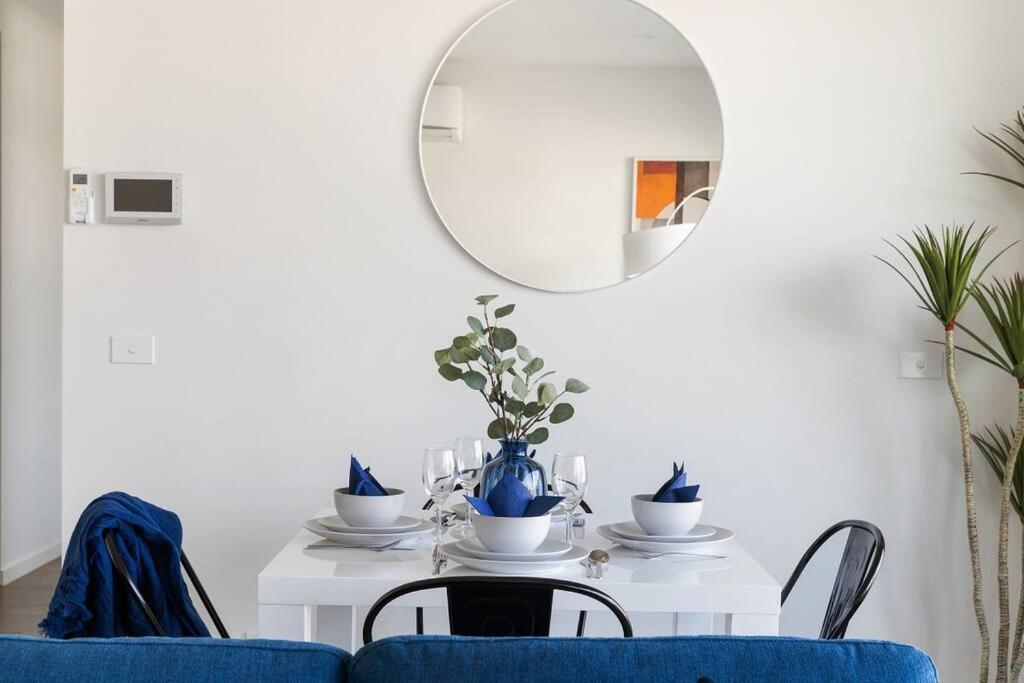 Caulfield Elegance: Chic Abode * Melbourne