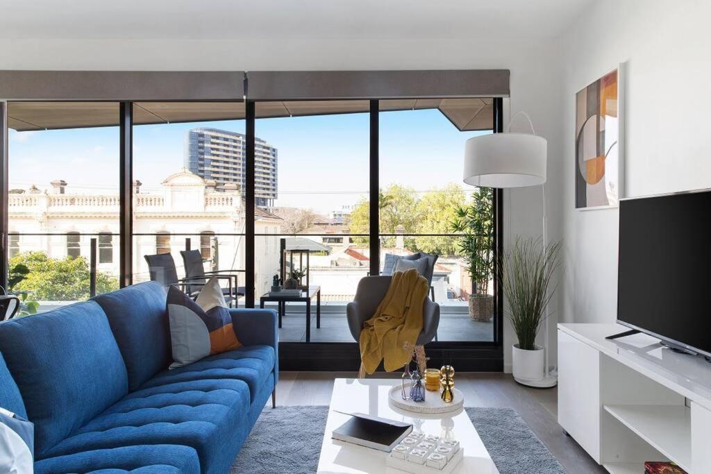 Caulfield Elegance: Chic Abode *