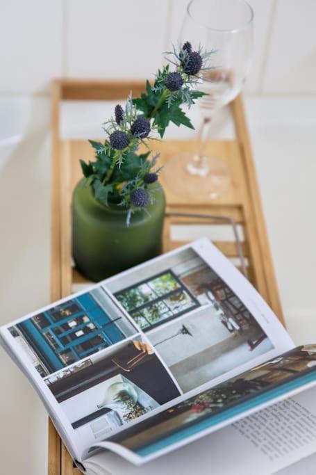 The Elsternwick Abode Apartment