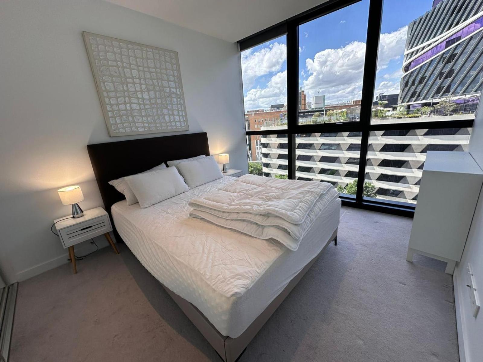 Modern 2bedroom North Apartment *