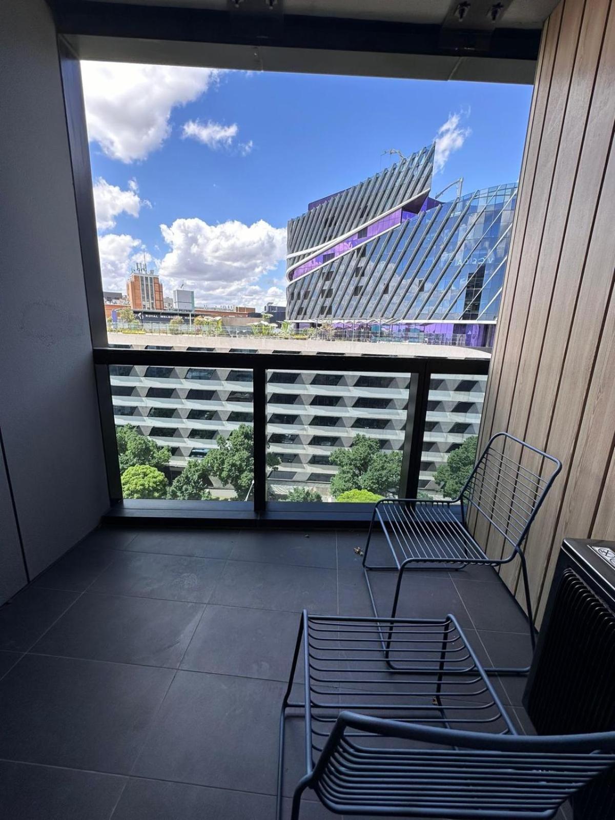 Modern 2bedroom North Apartment Melbourne