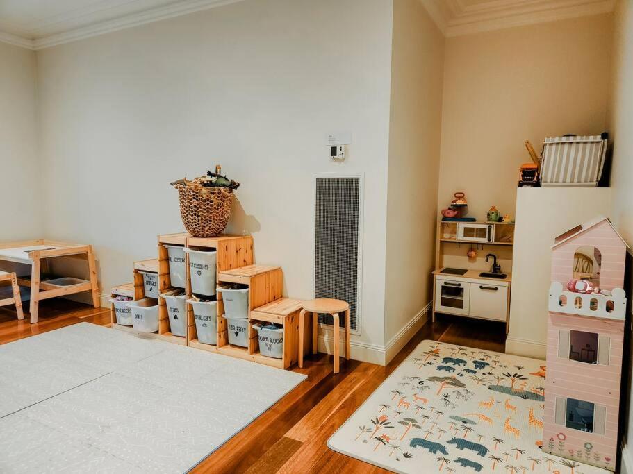 Holiday home Hillcrest Harmony: Luxury In Westmeadows 20% Off Melbourne