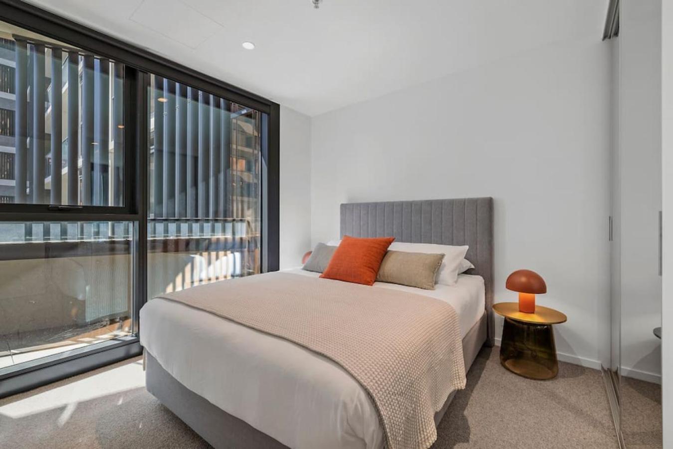 Chic Riverside Retreat Richmond *