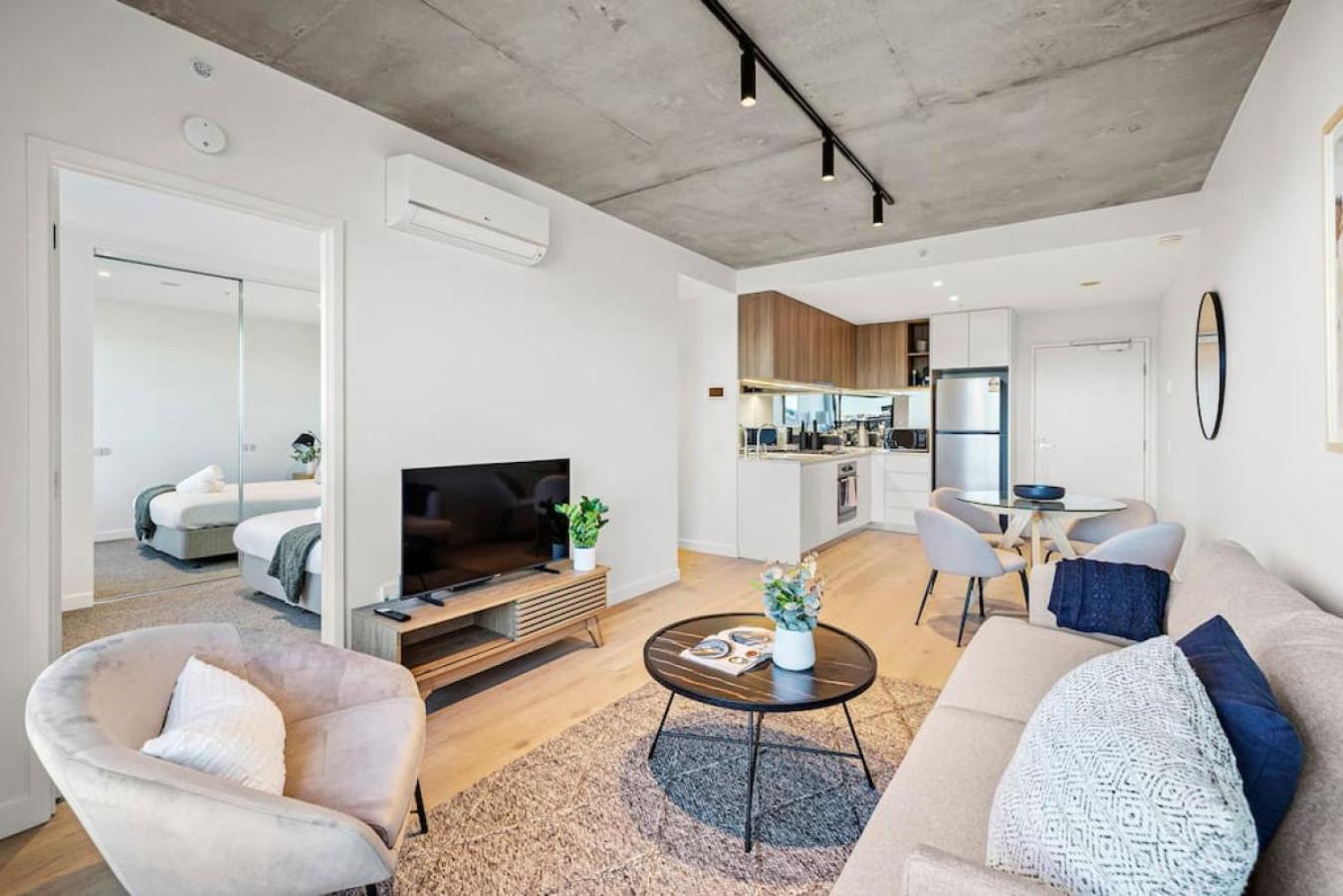 New 2b Sophistication Southbank Apartment