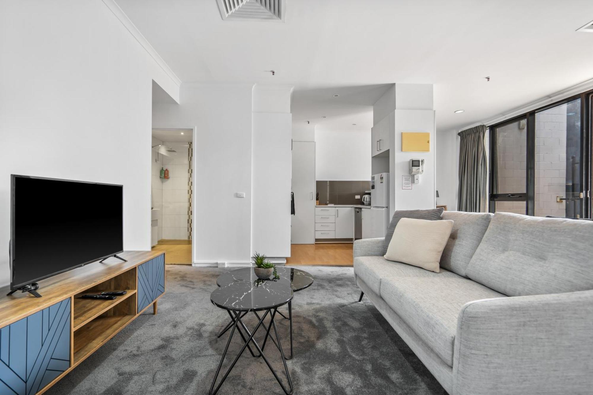 Apartment Family Friendly Getaway On Flinders Street Melbourne