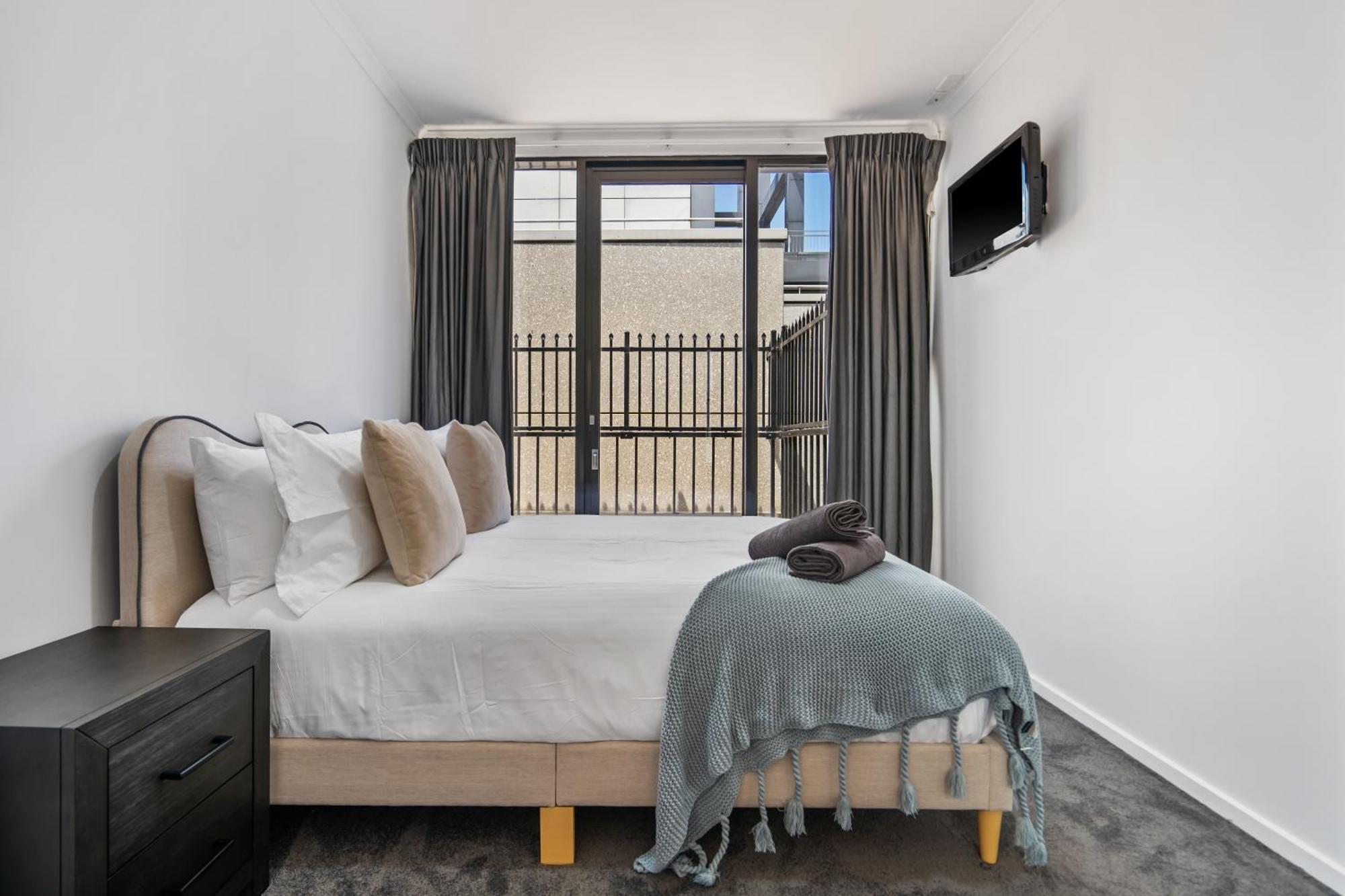 Family Friendly Getaway On Flinders Street Apartment