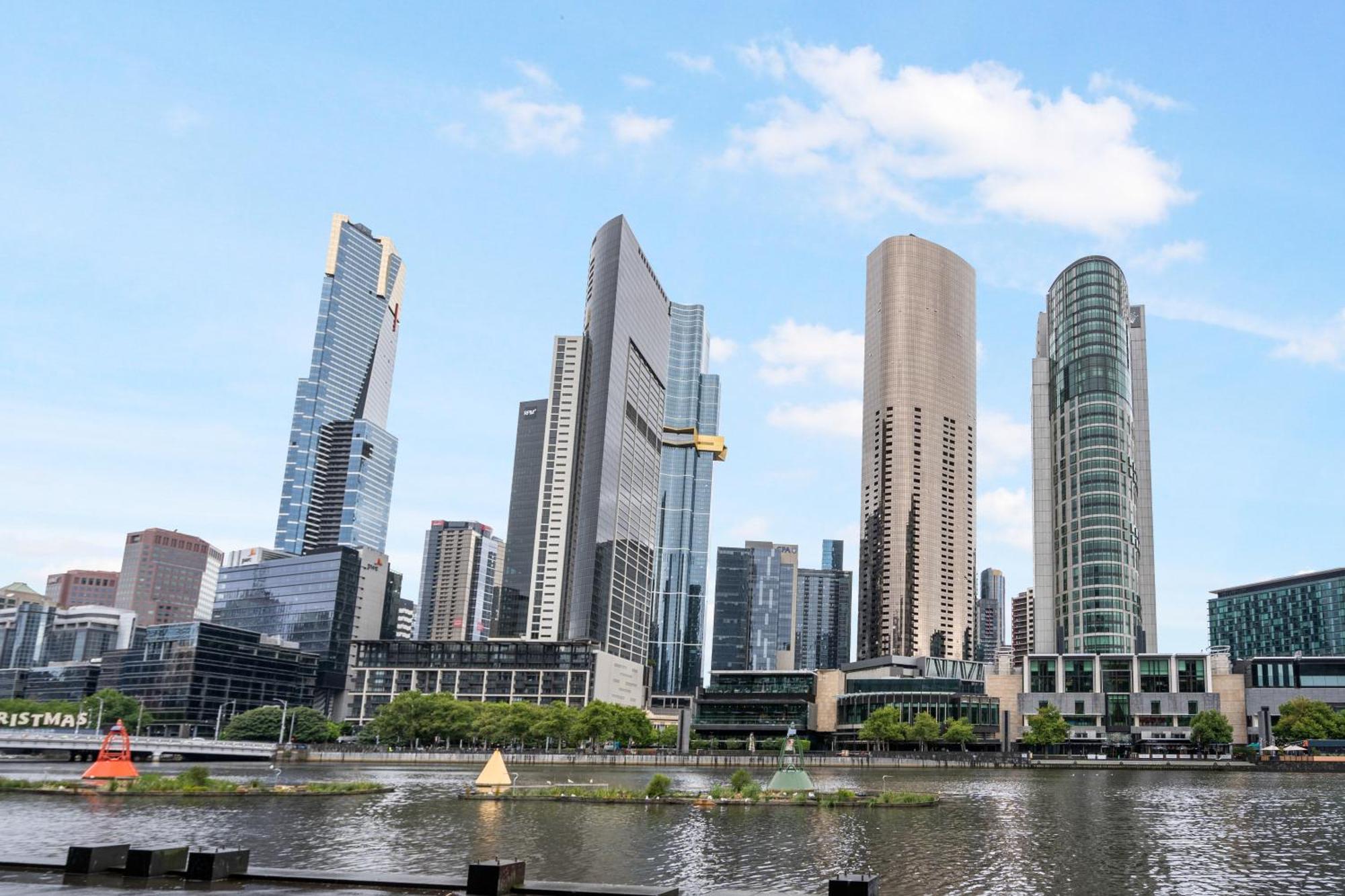 Apartment Family Friendly Getaway On Flinders Street Melbourne