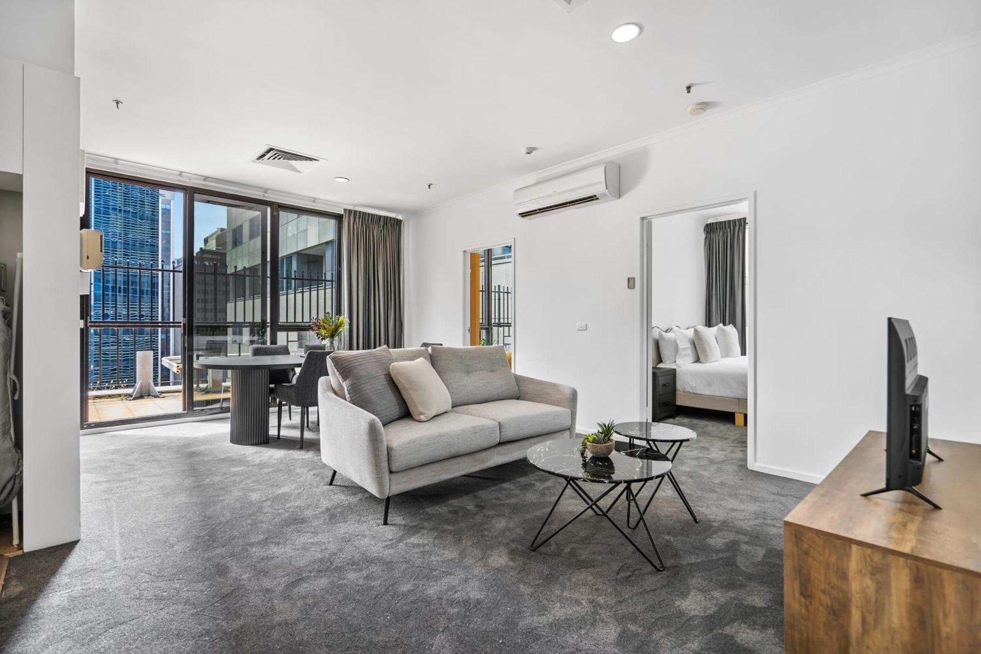Family Friendly Getaway On Flinders Street Melbourne
