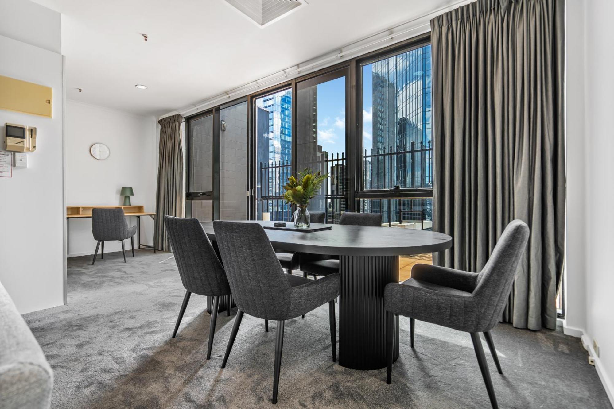 Apartment Family Friendly Getaway On Flinders Street
