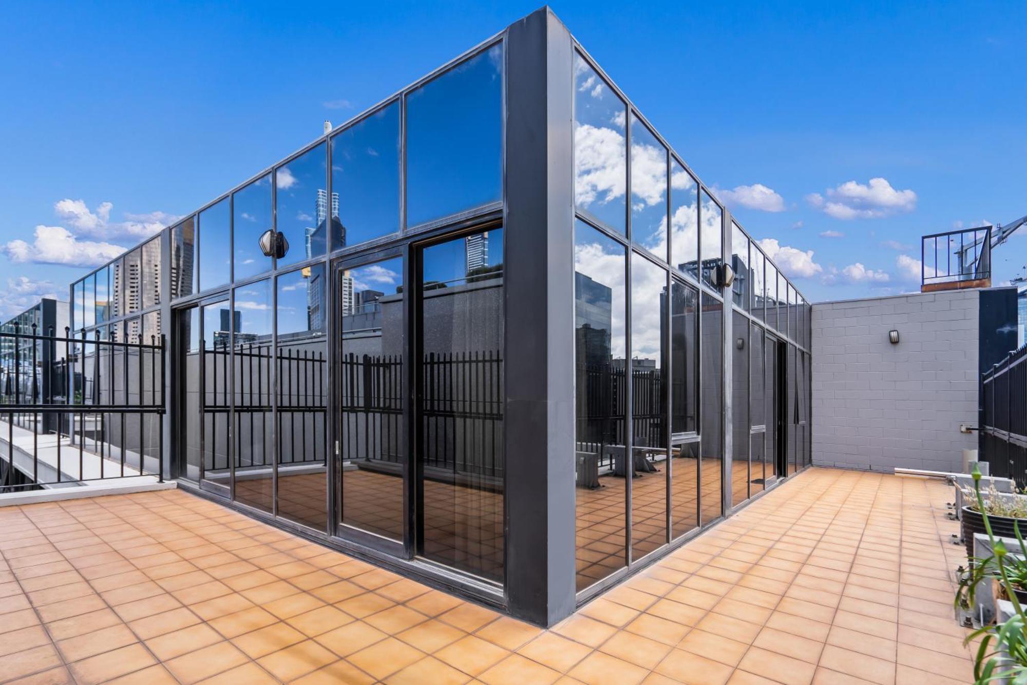 Apartment Family Friendly Getaway On Flinders Street Melbourne