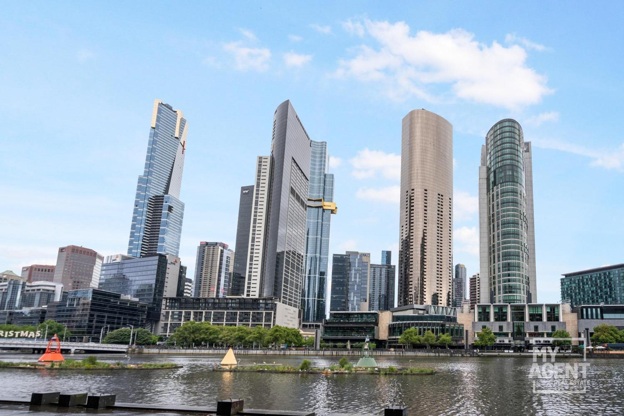 Spectacular River View On Flinders Street Apartment *