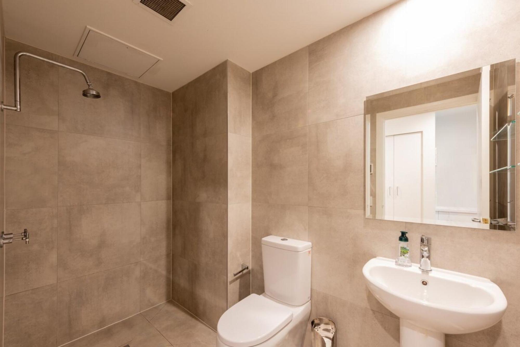 In The Heart Of Cbd! Apartment *