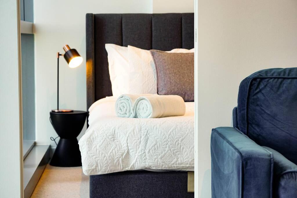 Apartment Brand New Modern Luxury Lvl 37 In The Clouds Melbourne