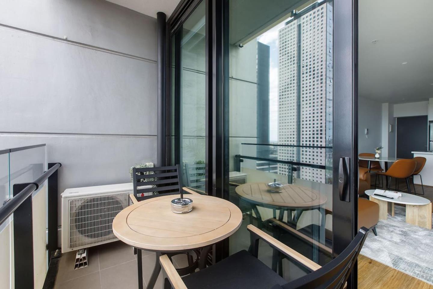 Clarke Contemporary Southbank Skyline Dreams Apartment