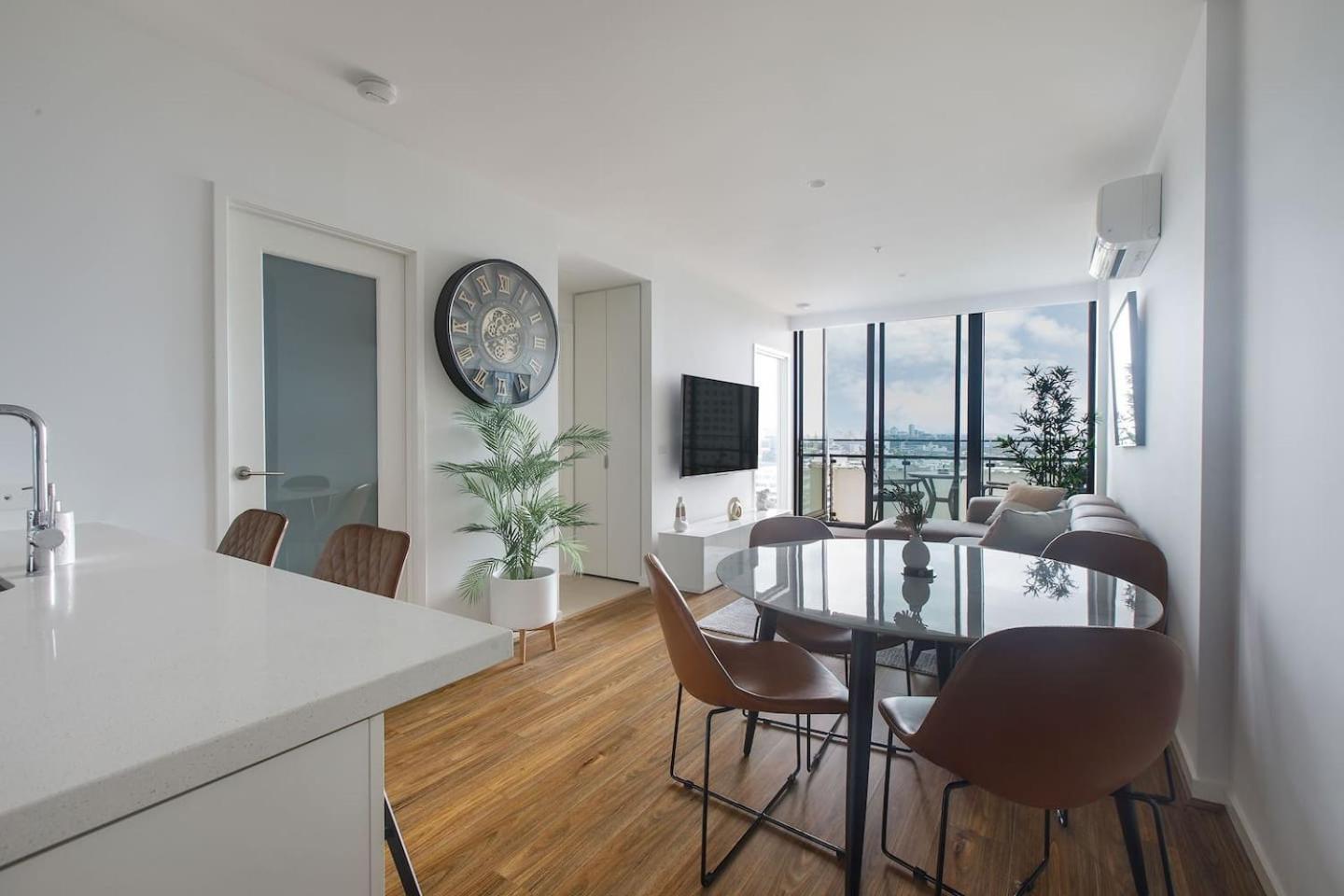 Apartment Clarke Contemporary Southbank Skyline Dreams
