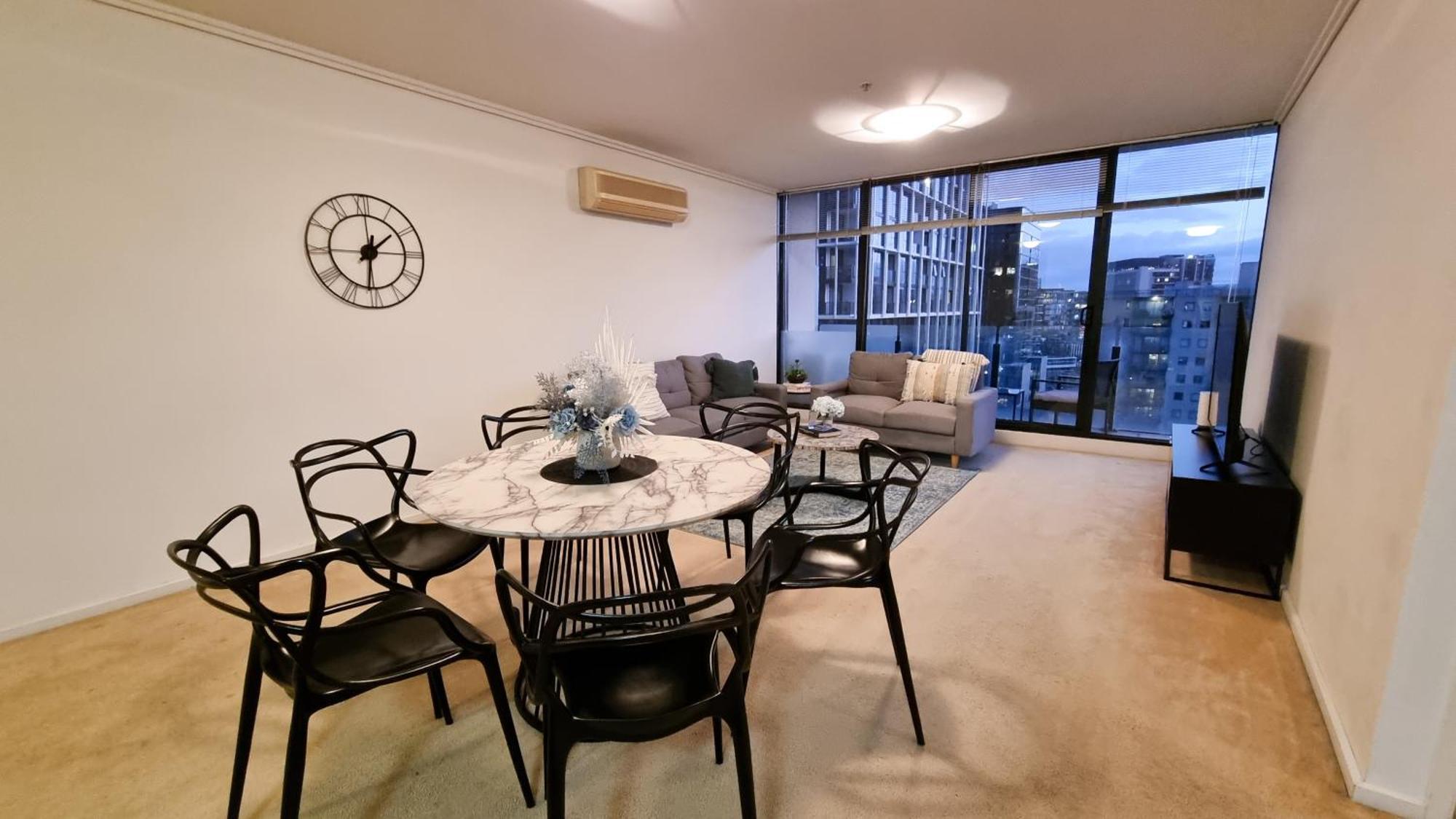 Mega Style Capri Apartment