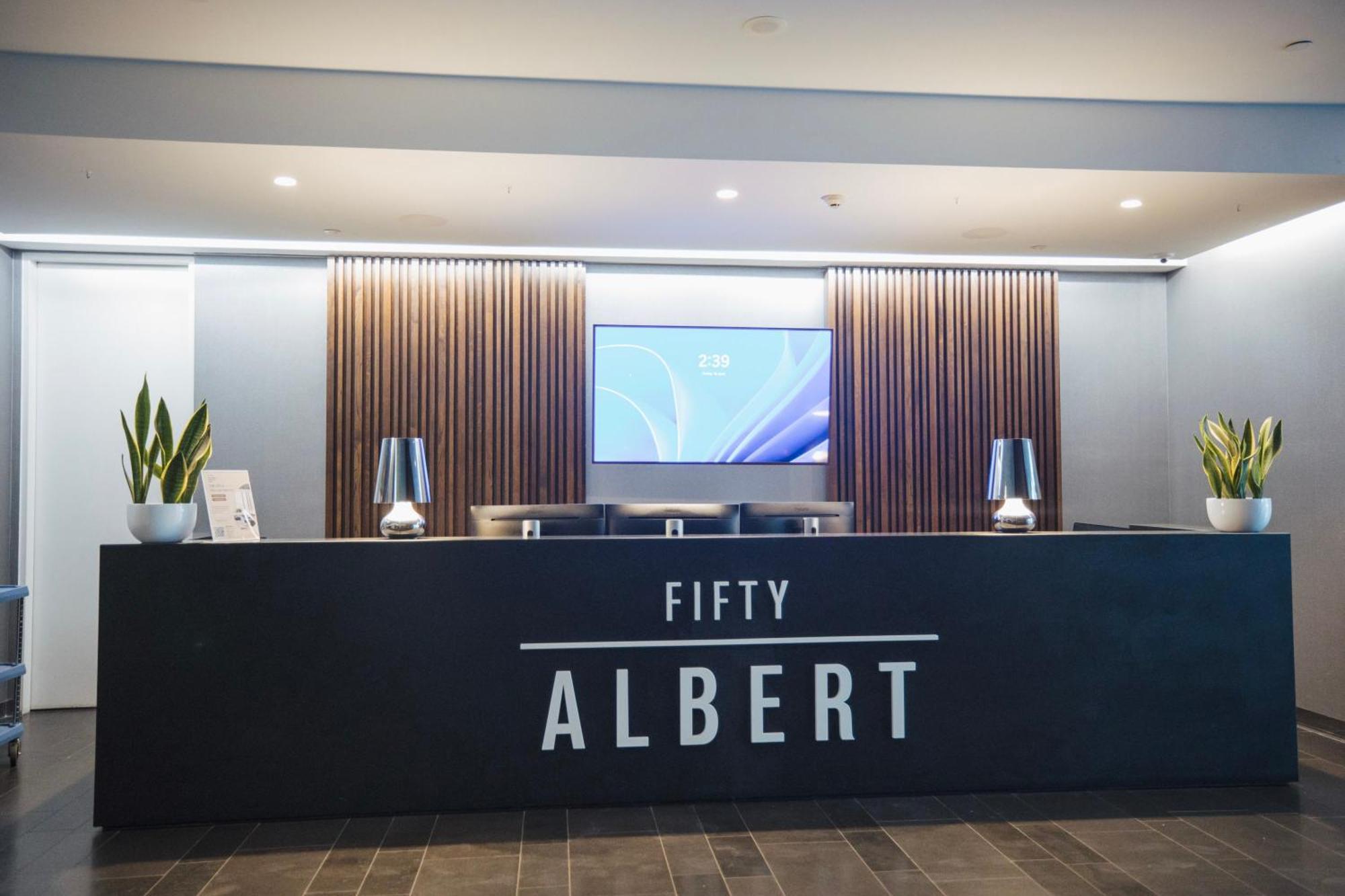 Apartment Chic 1-bed In With Parking Near Cbd Melbourne