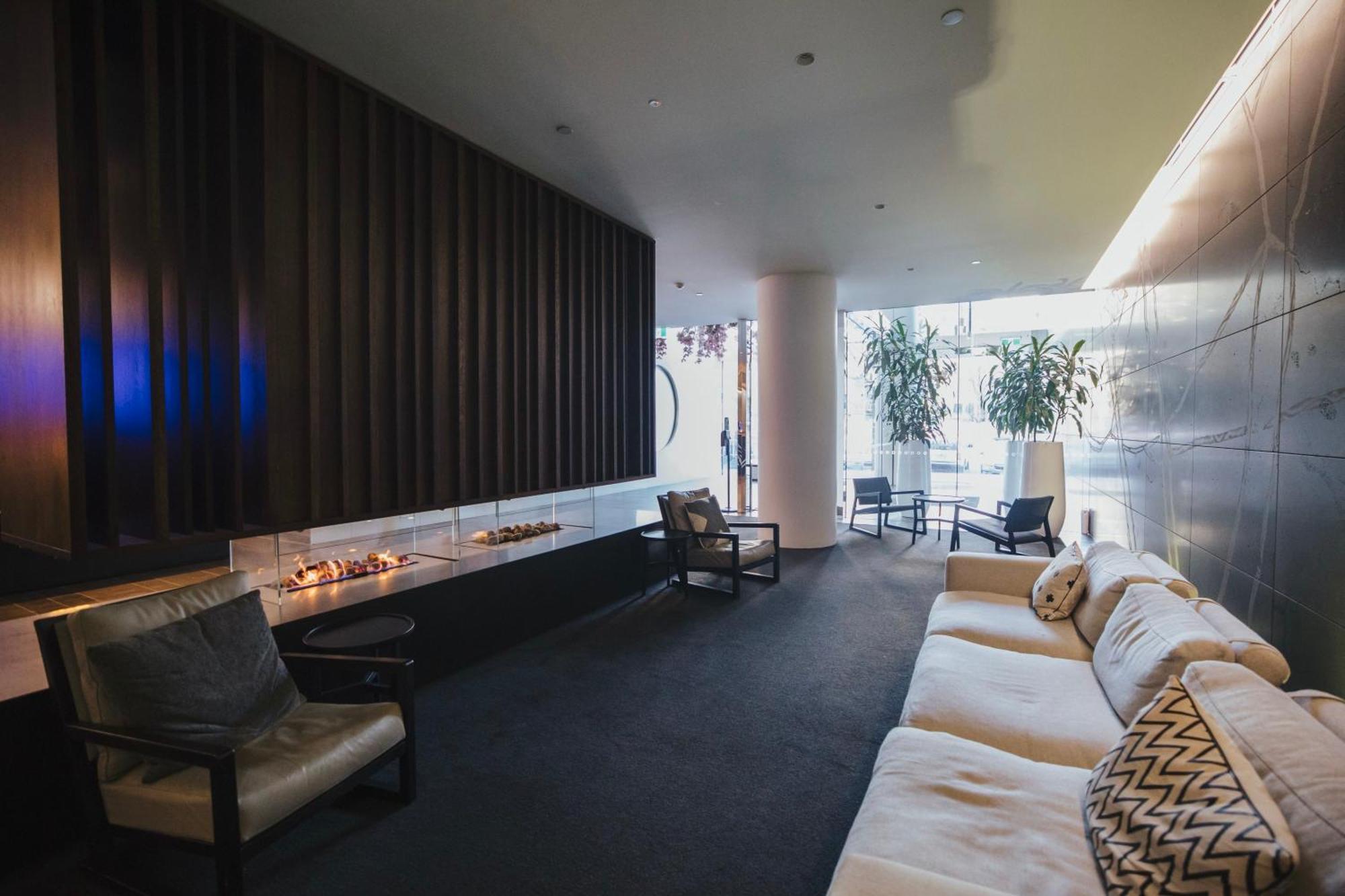 Chic 1-bed In With Parking Near Cbd Apartment *