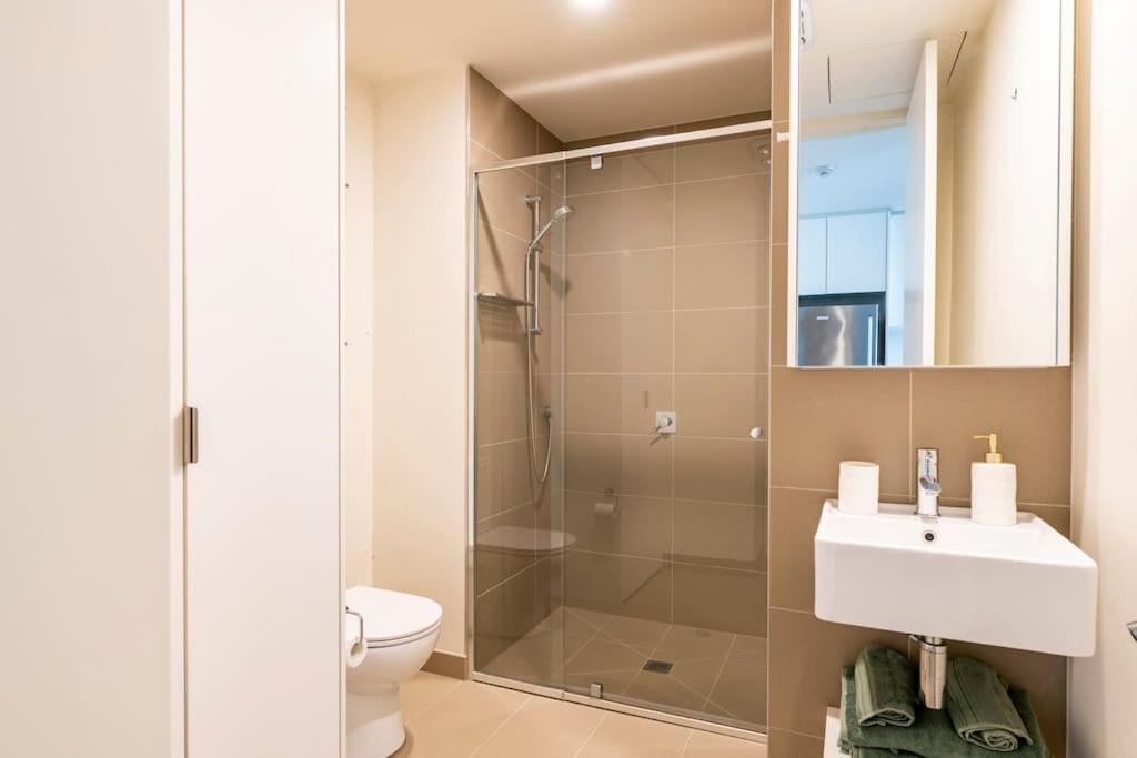 Beachside Flat With Free Parking Apartment