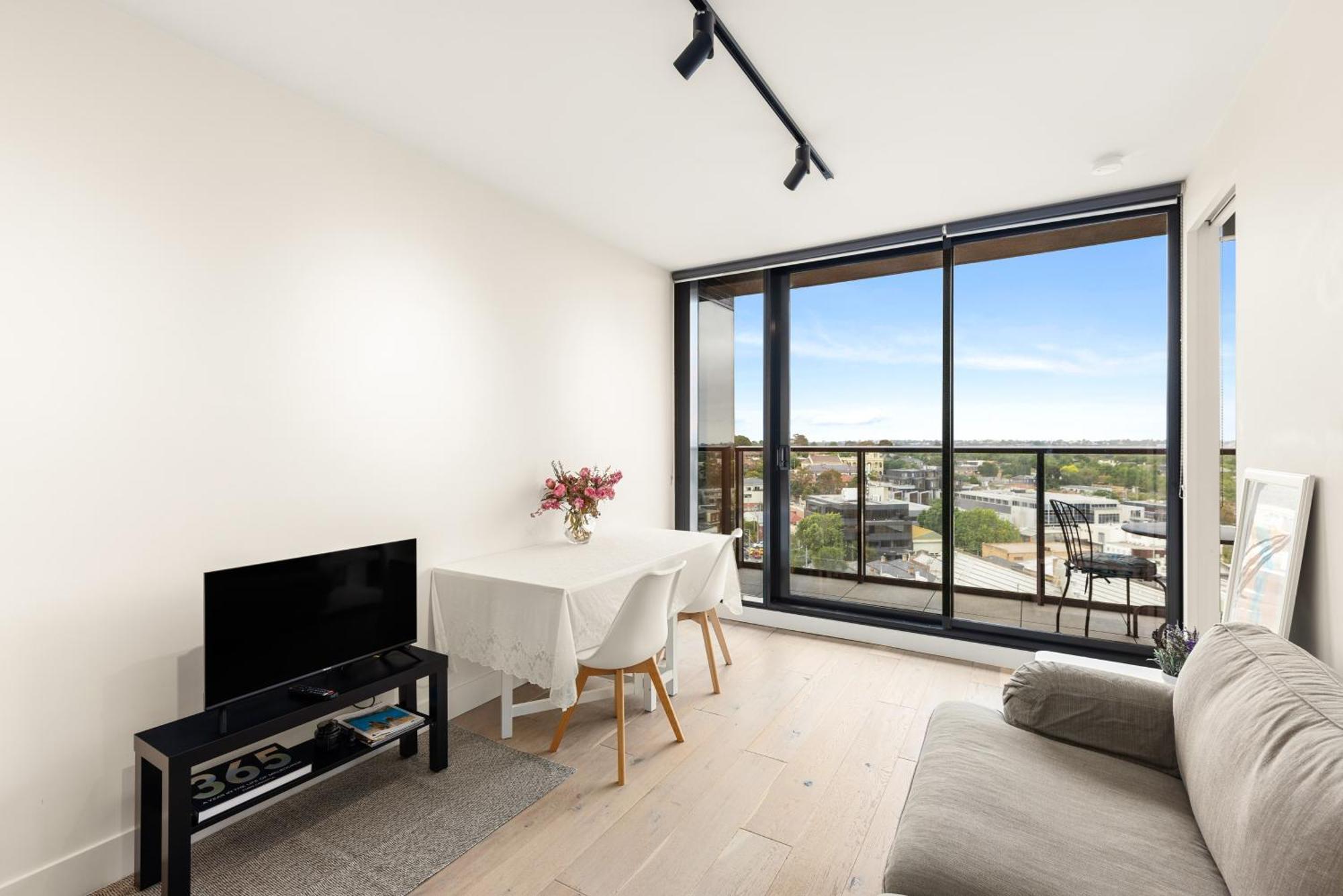Apartment Convenient Located 1 Bedroom In Hawthorn *