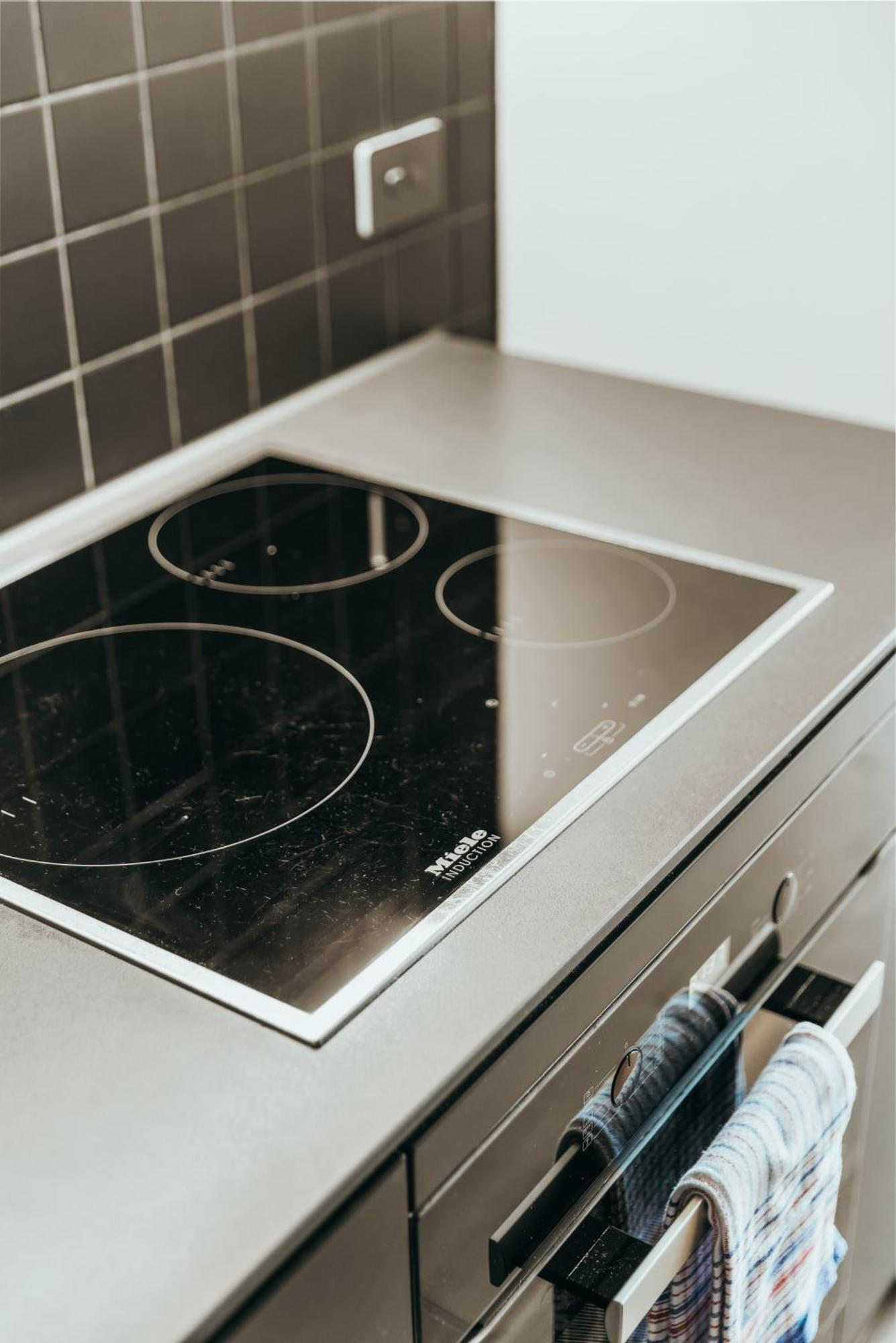 Convenient Located 1 Bedroom In Hawthorn Apartment Melbourne