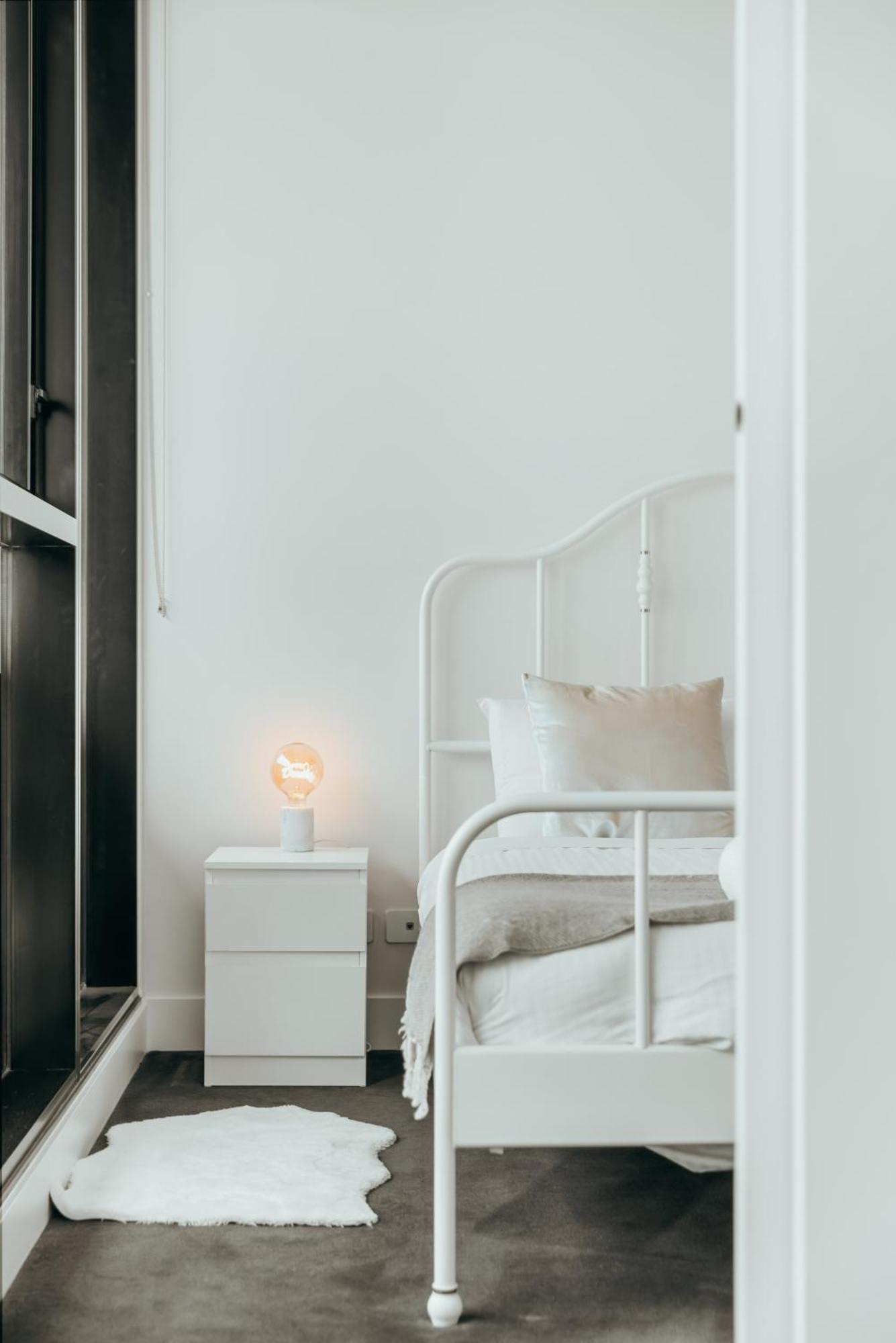 Convenient Located 1 Bedroom In Hawthorn * Melbourne