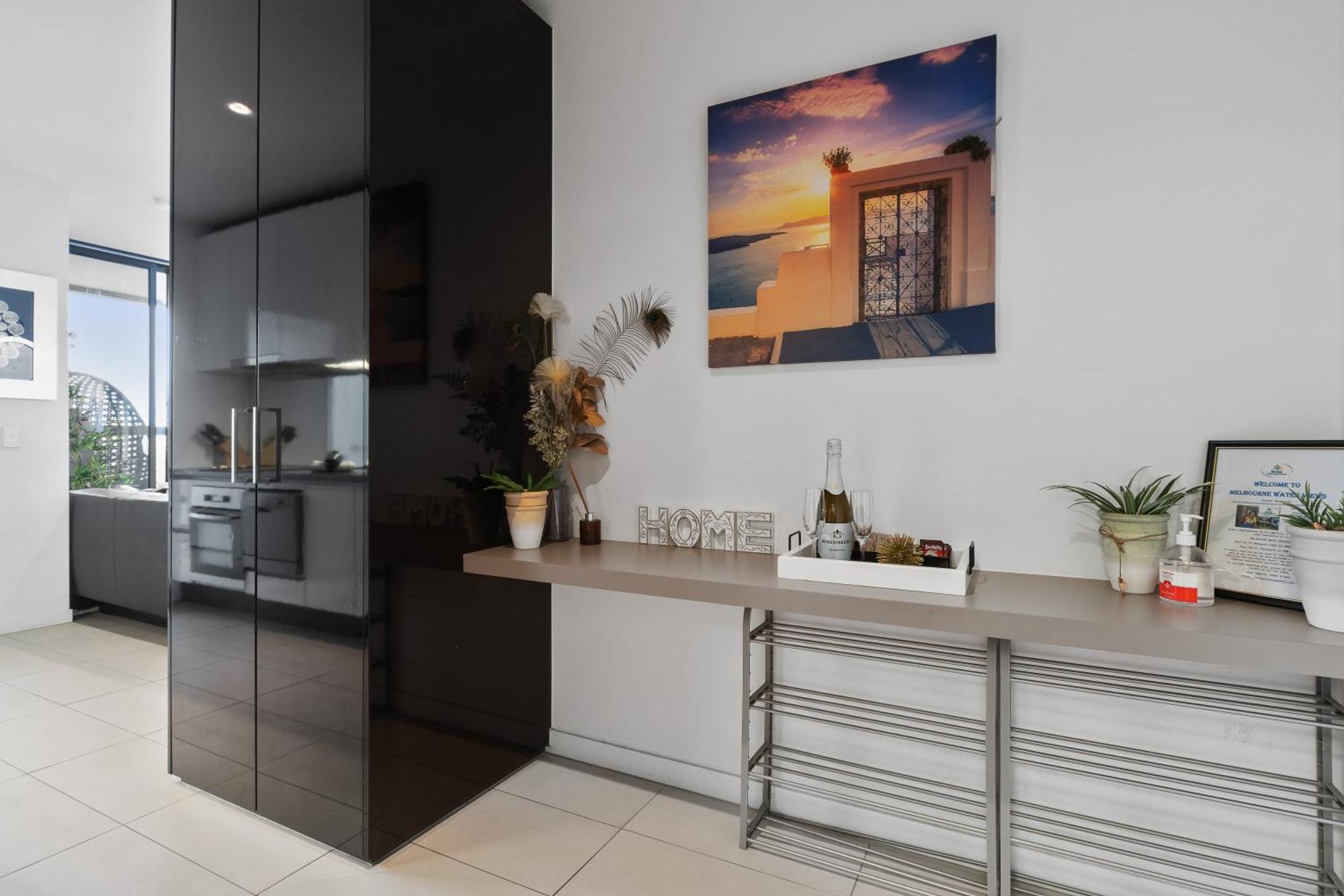 Cbd Water Views Wifi Netflix Apartment Melbourne