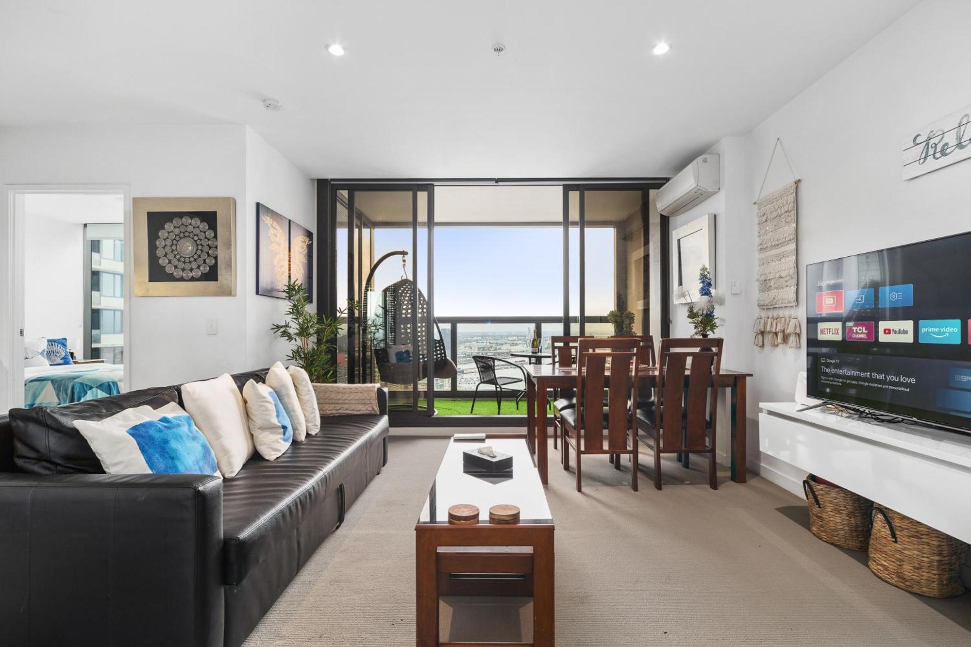 Cbd Water Views Wifi Netflix Melbourne