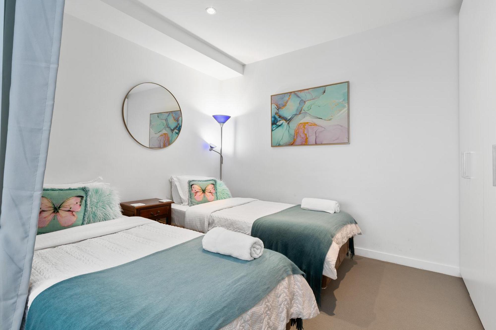 Cbd Water Views Wifi Netflix Apartment *
