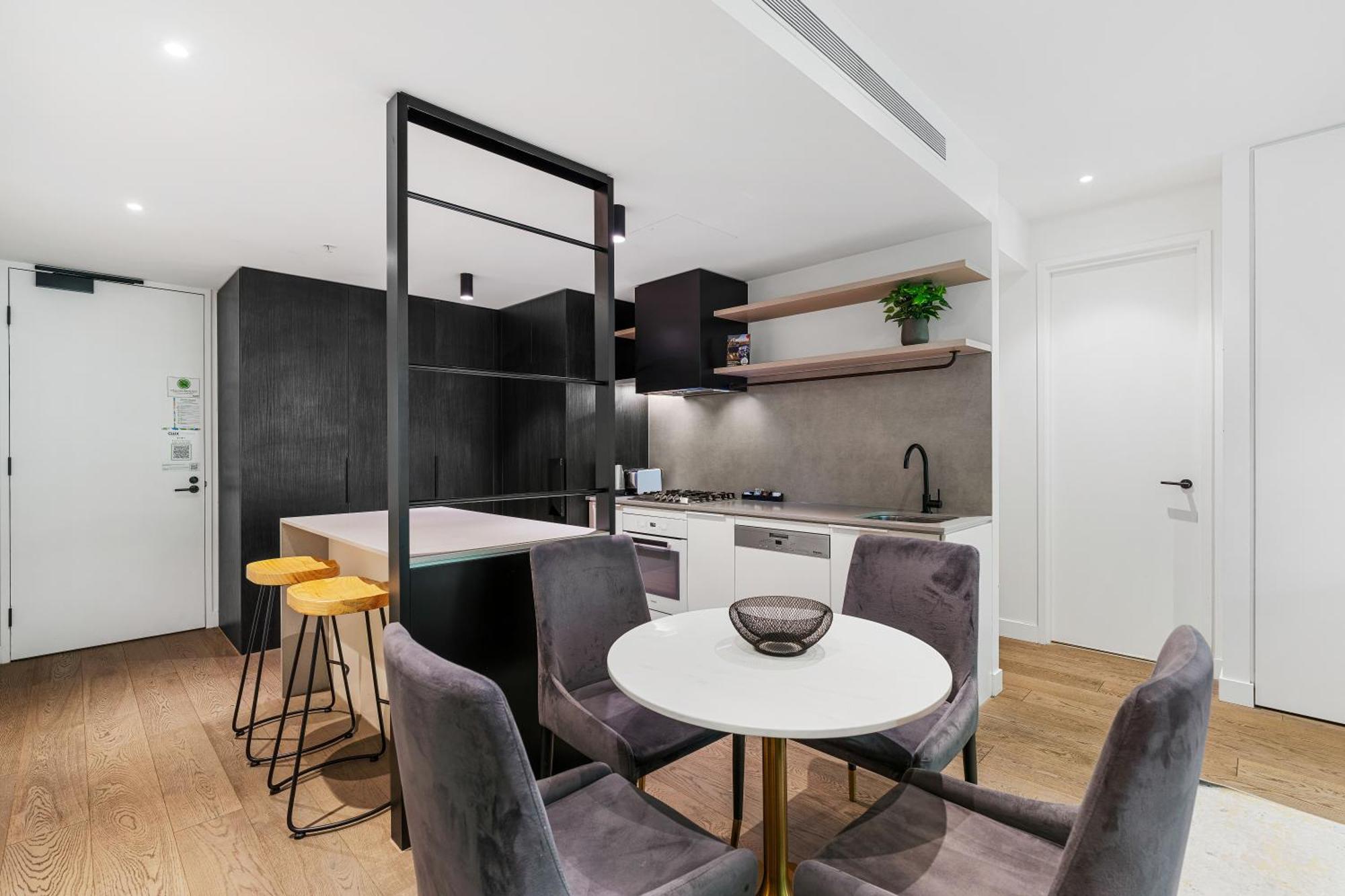 The Eminence By Cllix Apartment
